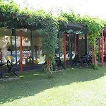 克尔莫拉尼度假屋 度假居 *